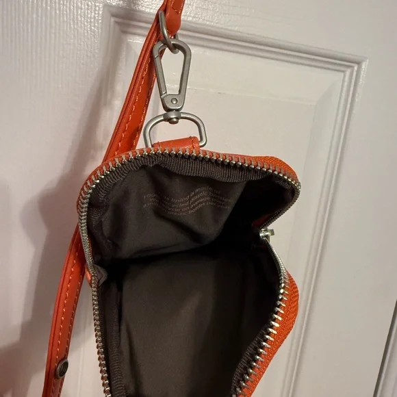 Matt & Nat Swae Vegan Crossbody Bag - Vintage Collection - Picture 9 of 10